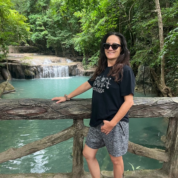 Meet your Posher, Liz - Picture 1 of 1